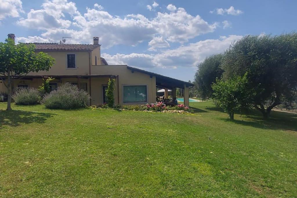 Il Casale Degli Ulivi- Splendido Casale Panoramico Con Piscina A 30 Min Da Roma Gra Villa Calvi dell' Umbria Exterior photo